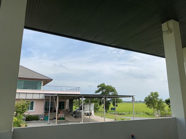 ขายถูก!! ที่ดินติดถนนใหญ่ 8ไร่ 2งาน 18วา พร้อมสิ่งปลูกสร้าง 3 หลัง หน้ากว้างติดถนนใหญ่ ยาว 168.294 เมตร